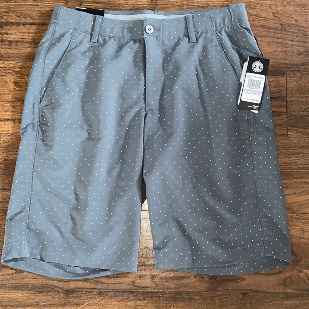 NWT under armour golf shorts